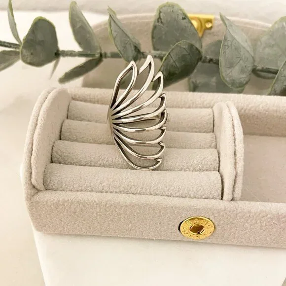 925 Sterling Silver Large Butterfly Wings Ring Chunky Bold Statement Ring - Picture 3 of 7